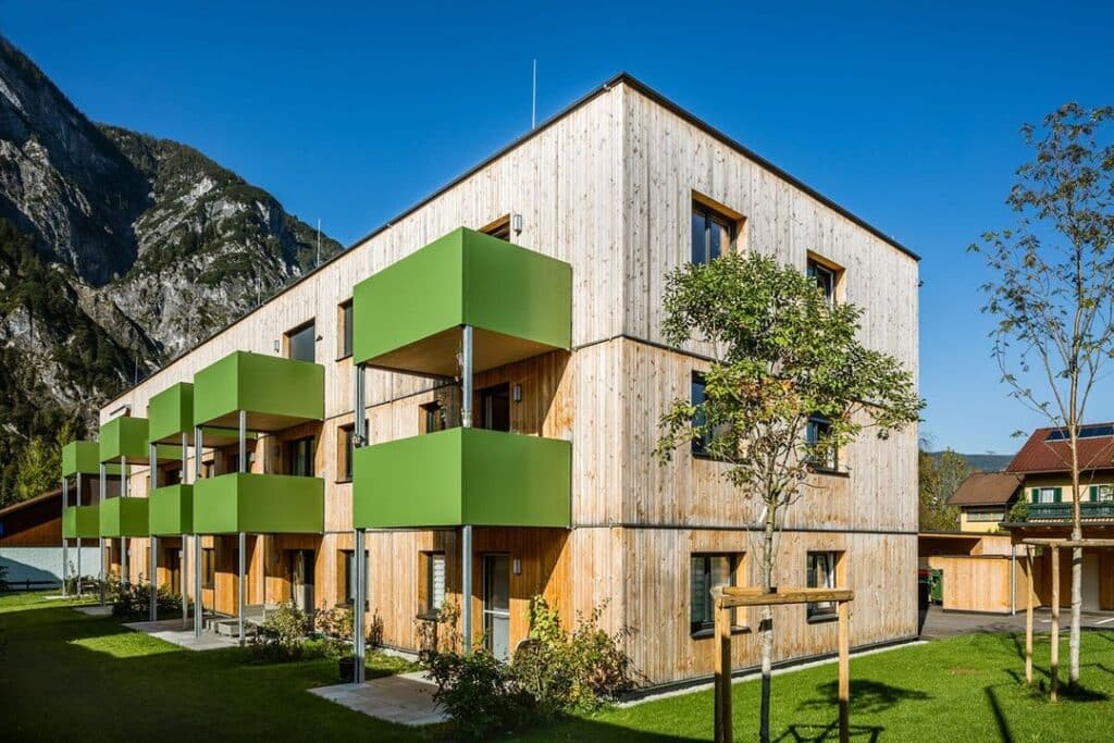Pointinger Green Building mit grünen Balkonen